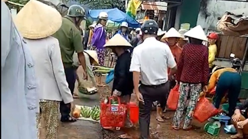 trưởng công an xã đá đồ vi phạm ảnh 2 truong cong an xa da do vi pham anh 2