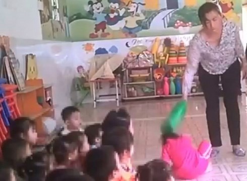 Trẻ bị bạo hành ảnh 1 Tre bi bao hanh anh 1