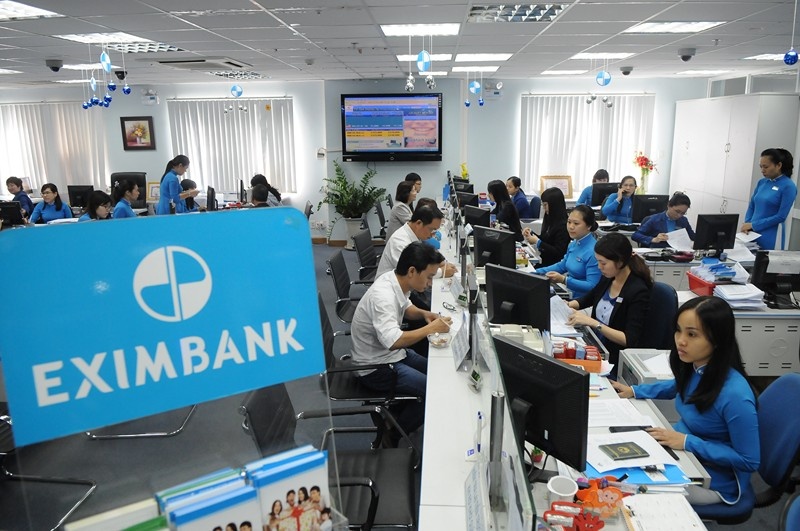 Vo vua dang ky ban co phieu, sep Eximbank da bi de nghi mien nhiem hinh anh