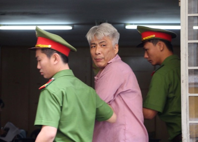 Doi no khong thanh, nguoi dan ong Han Quoc cuop tai san cua dong huong hinh anh
