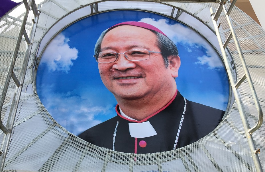 Tong giam muc Bui Van Doc qua loi ke cua nguoi 'than can' nhat hinh anh