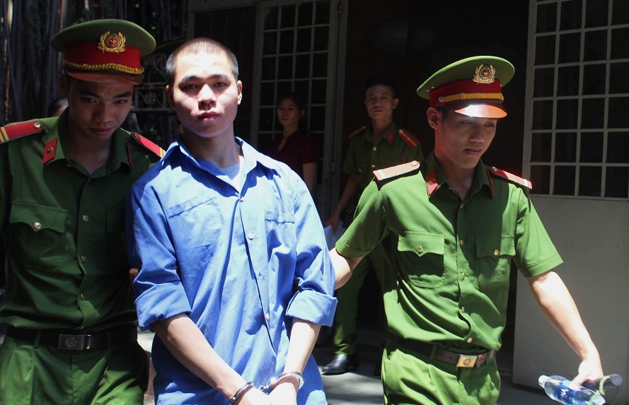 Rao ban tien gia, 9X linh 12 nam tu hinh anh