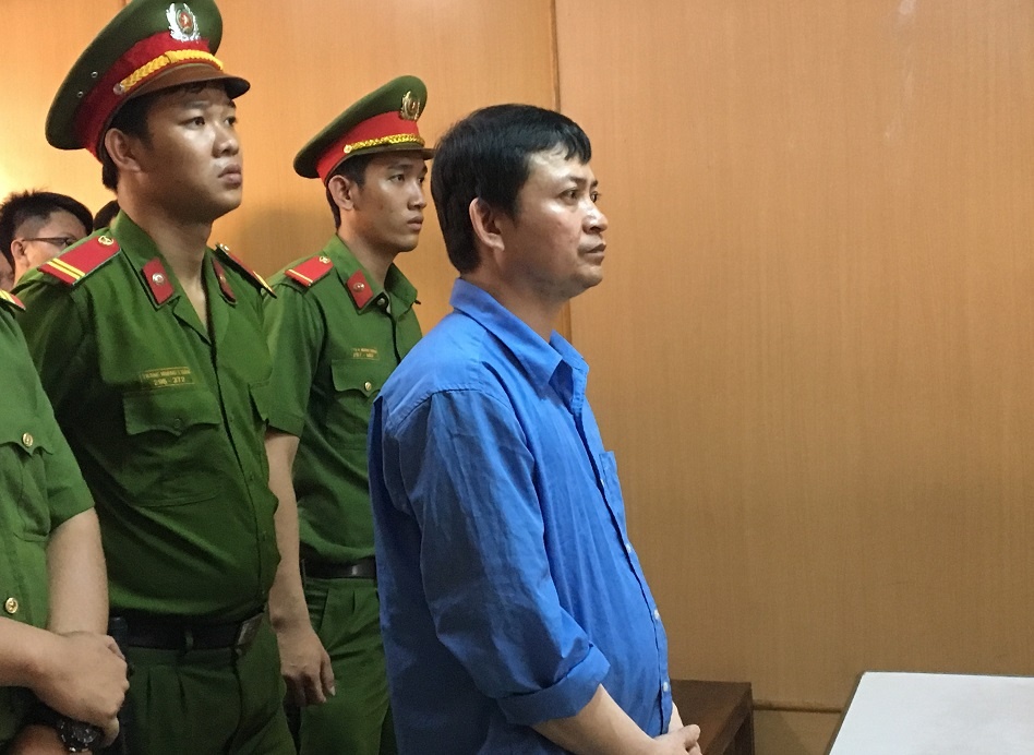 Nguoi chong bo thi the vo vao phuy nuoc keu oan hinh anh