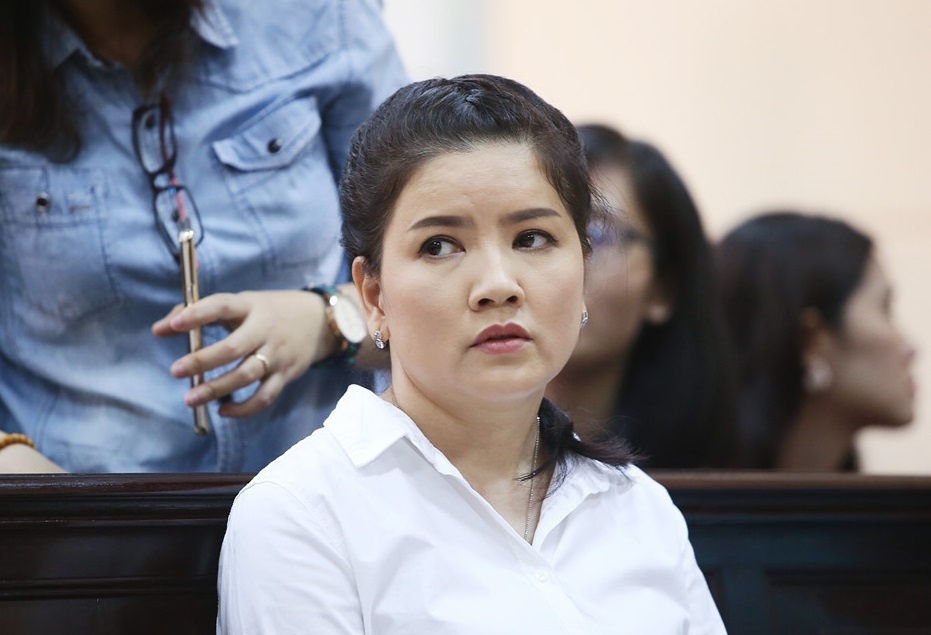 Vu kien cua Ngoc Trinh bat ngo tam dung hinh anh