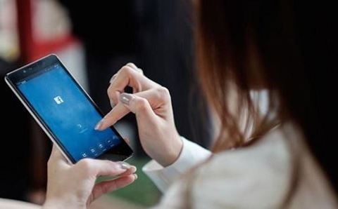 Thay giao bi phat 20 trieu vi xuc pham dong nghiep tren Facebook hinh anh