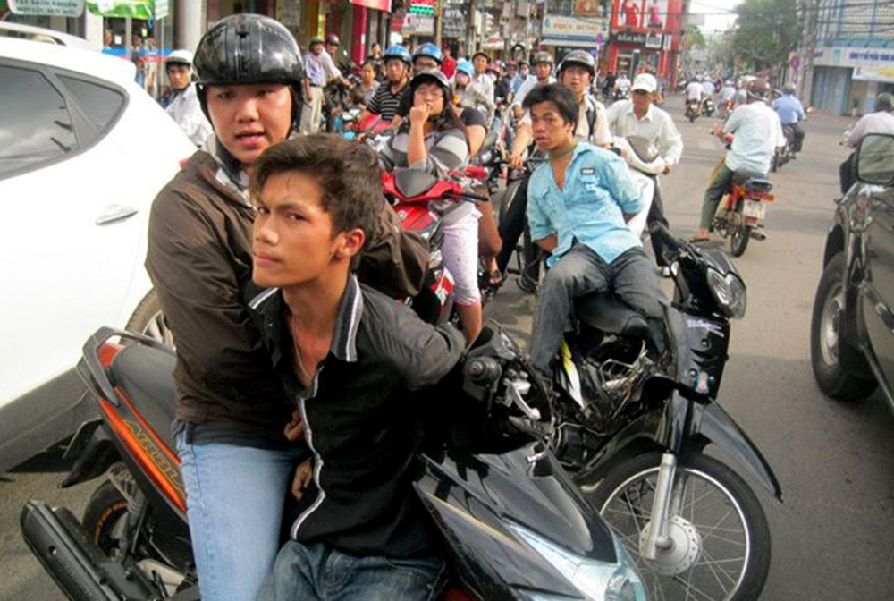 Hiep si duong pho, ai bao ve cac anh? hinh anh