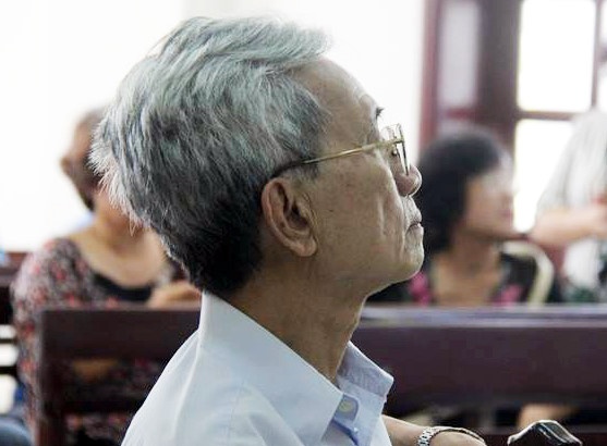 rút hồ sơ ông lão 77 tuổi dâm ô trẻ em ảnh 1 rut ho so ong lao 77 tuoi dam o tre em anh 1