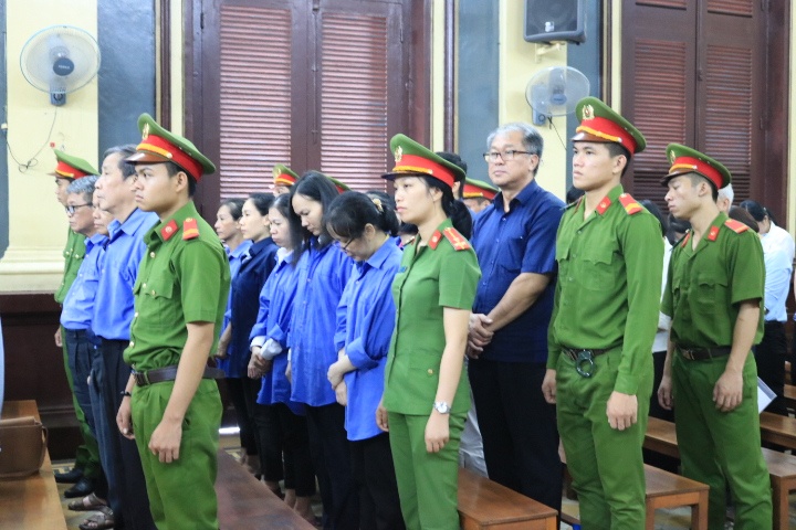 xet xu Hua Thi Phan va dong pham anh 1