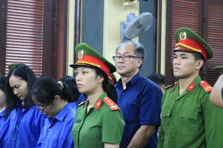 xet xu Hua Thi Phan va dong pham anh 2