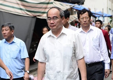 Ba con Thu Thiem mong tin vui tu Bi thu Nguyen Thien Nhan hinh anh