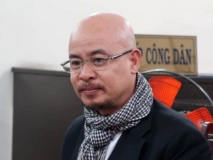 Vo chong ong chu Trung Nguyen hoa giai lan cuoi hinh anh