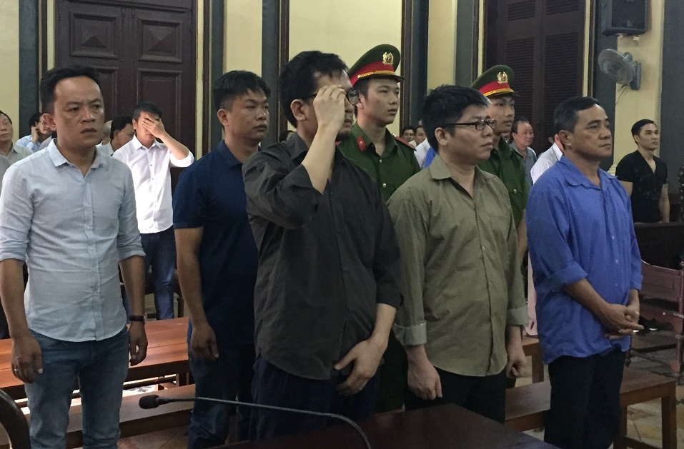 Buon lau nhieu sieu xe, cuu can bo cong an linh 14 nam tu hinh anh
