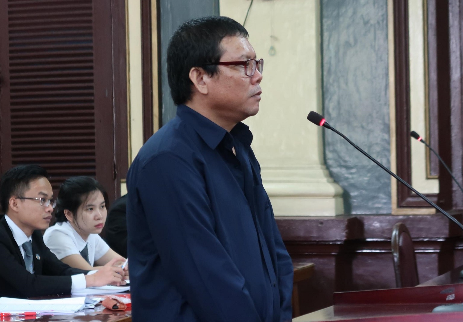 Nhom ban logo xe 'vua', hoi lo tien ty tiep tuc hau toa hinh anh