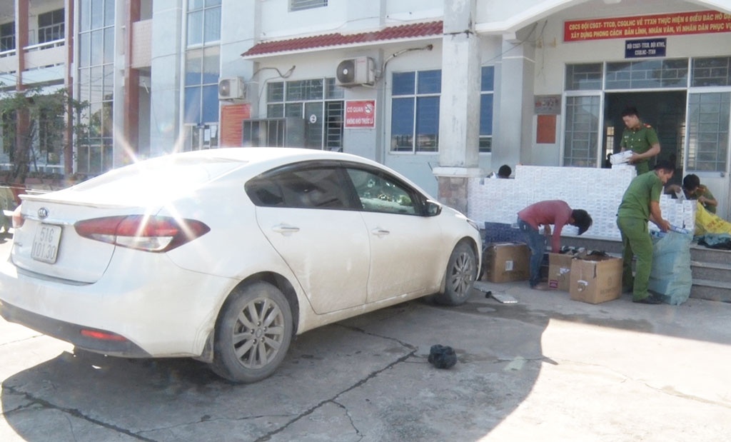 xe chở thuốc lá lậu ảnh 1 xe cho thuoc la lau anh 1