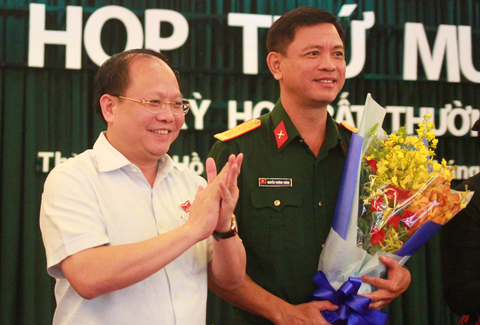 HDND TP.HCM mien nhiem, bau nhieu chuc danh hinh anh