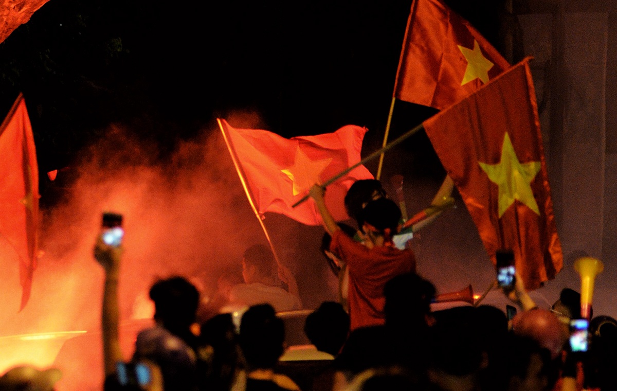 Sai Gon, Ha Noi do ruc phao sang sau chien thang cua tuyen Viet Nam hinh anh