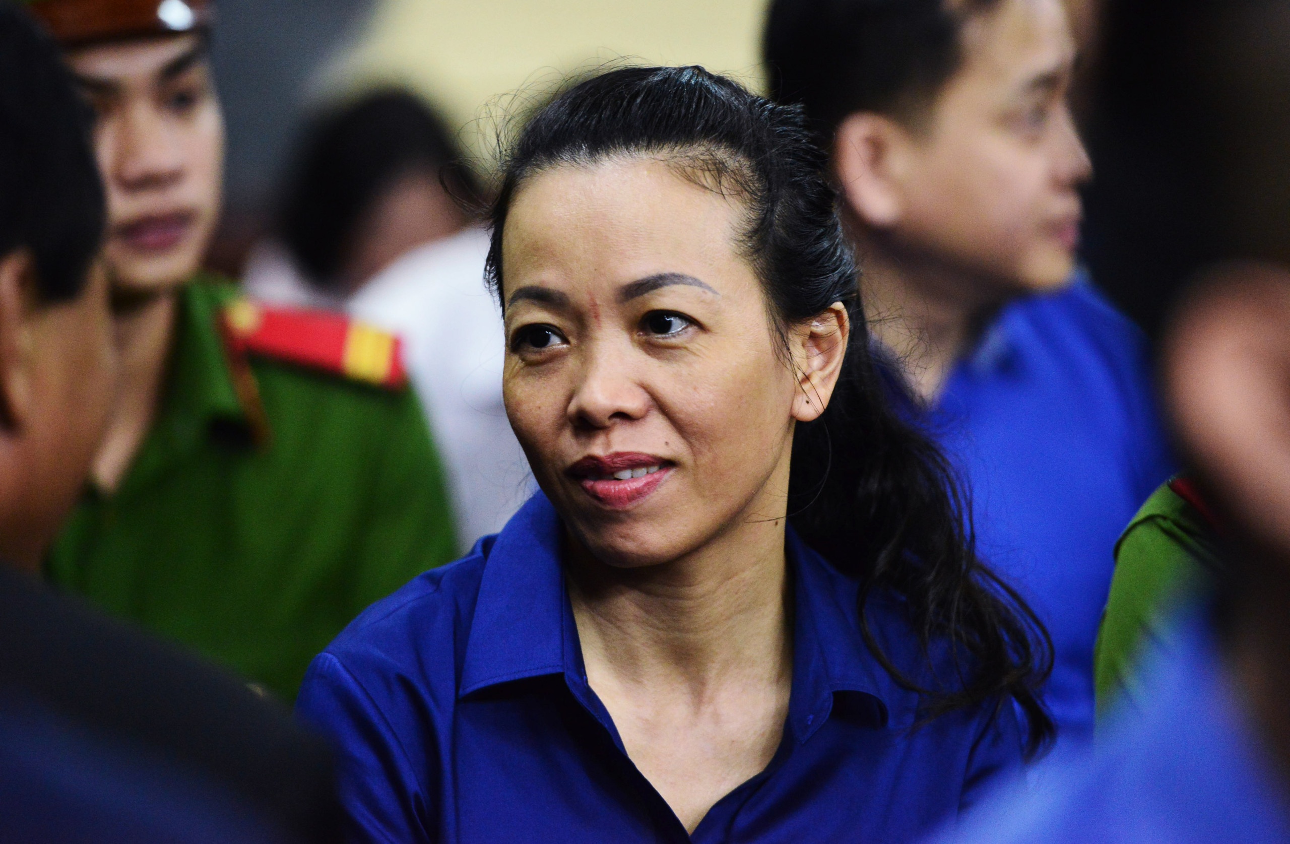 Vũ nhôm viết giấy gửi HĐXX ảnh 2 Vu nhom viet giay gui HDXX anh 2