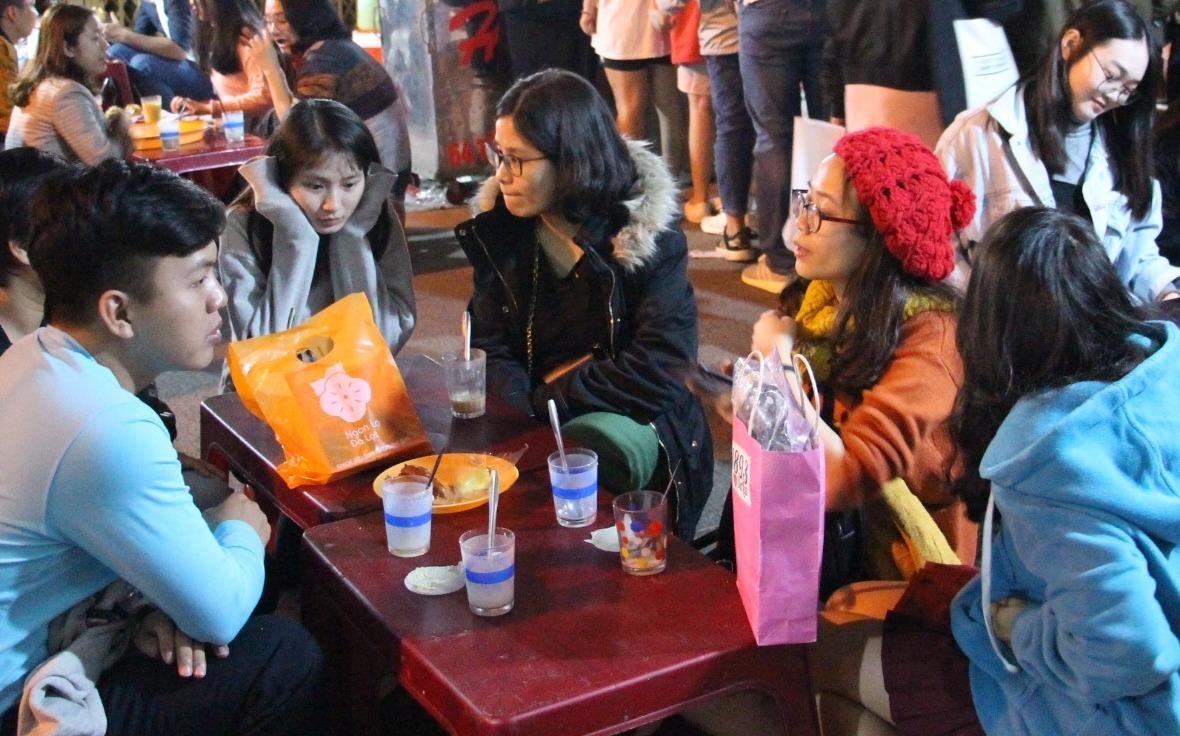 Da Lat dong nghit khach du lich truoc them Giang sinh hinh anh