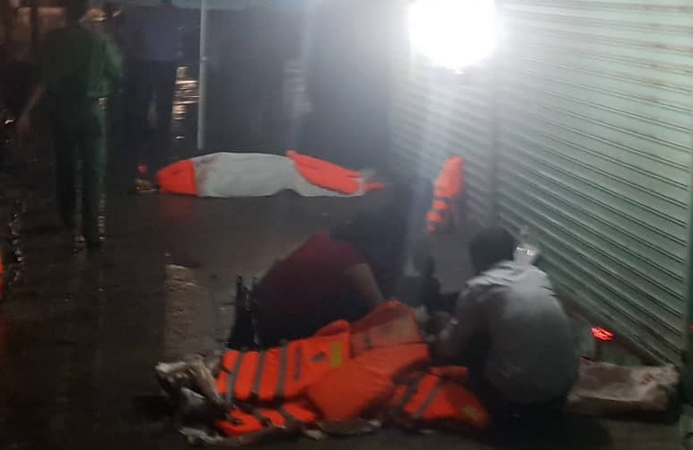 Chim cano cho khach tren vinh Nha Trang, it nhat 2 nguoi chet hinh anh