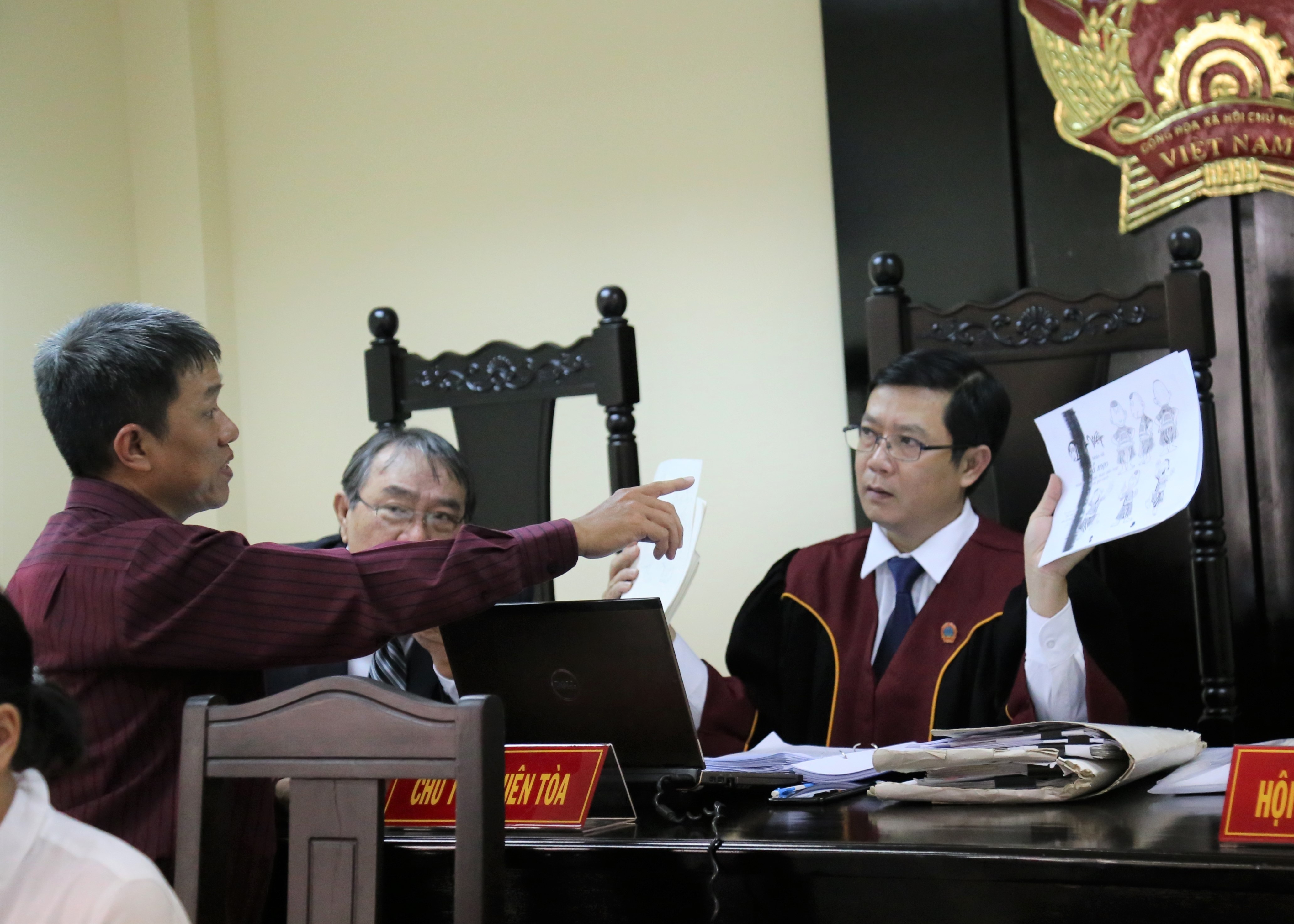 Vụ kiện Thần đồng đất Việt ảnh 3 Vu kien Than dong dat Viet anh 3