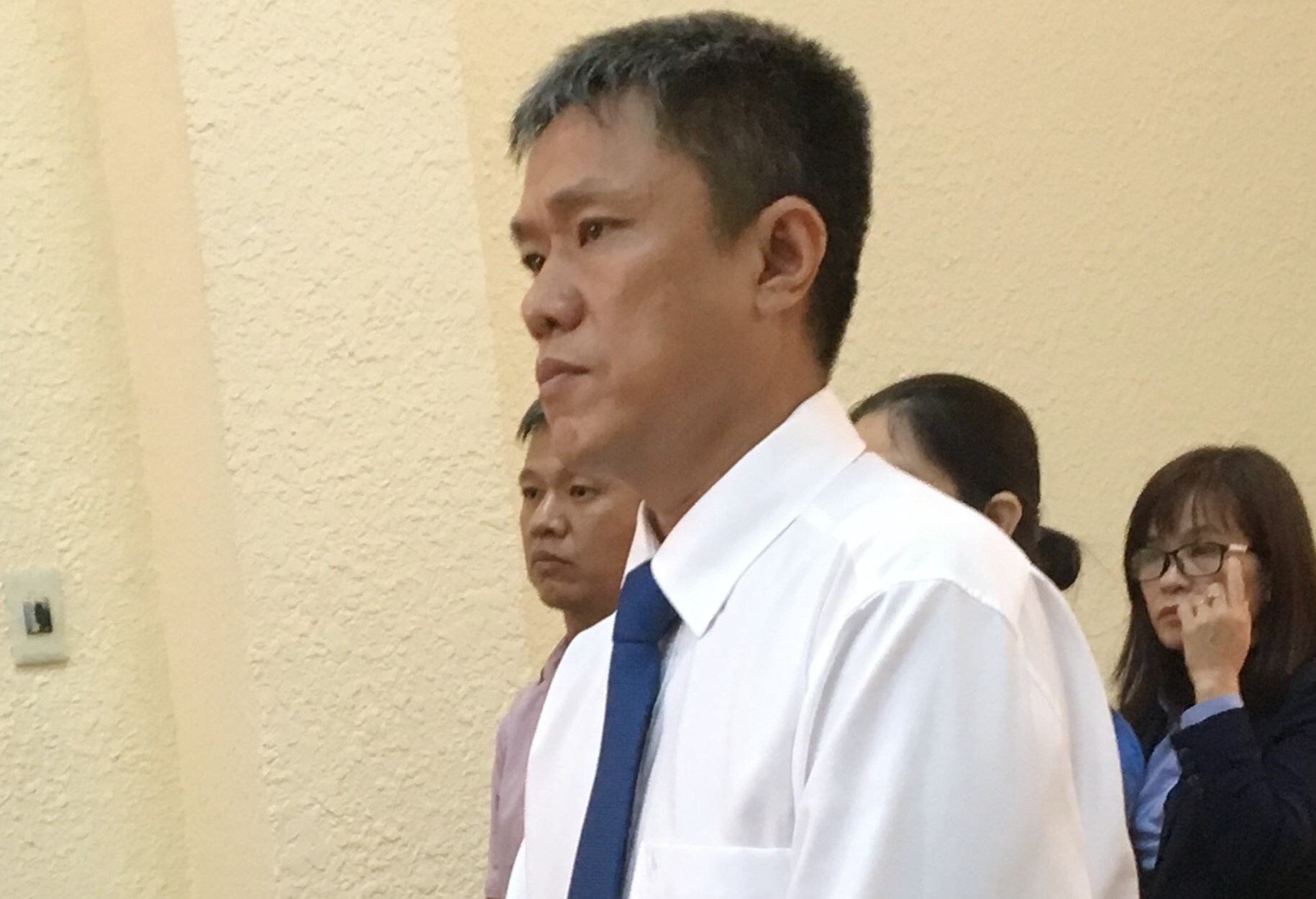 Hoa si Le Linh thang kien, doi duoc tac quyen Than dong dat Viet hinh anh
