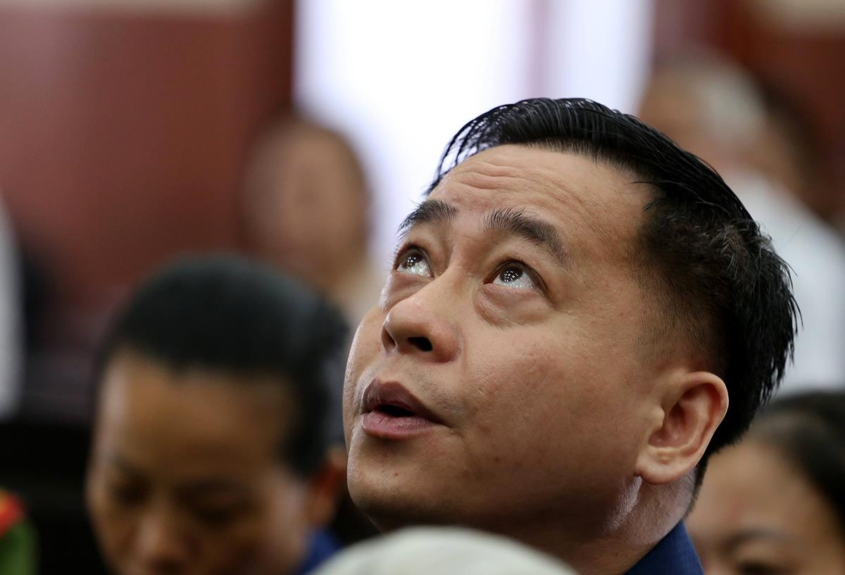 Vu nhom hau toa phuc tham, anh 1