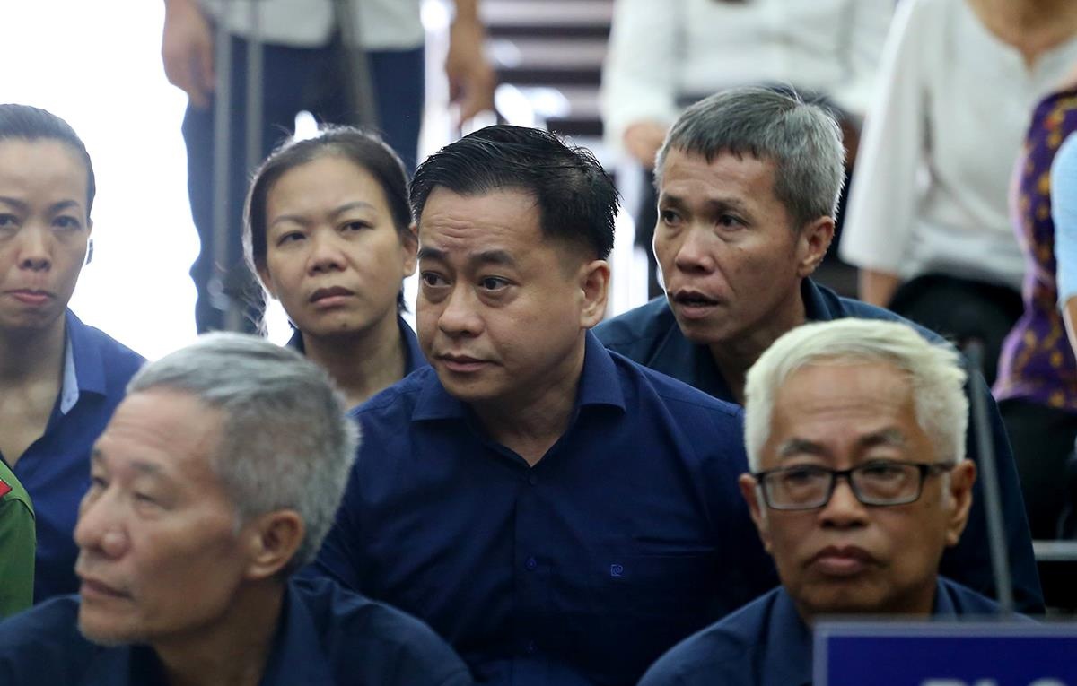 Vu nhom hau toa phuc tham, anh 2