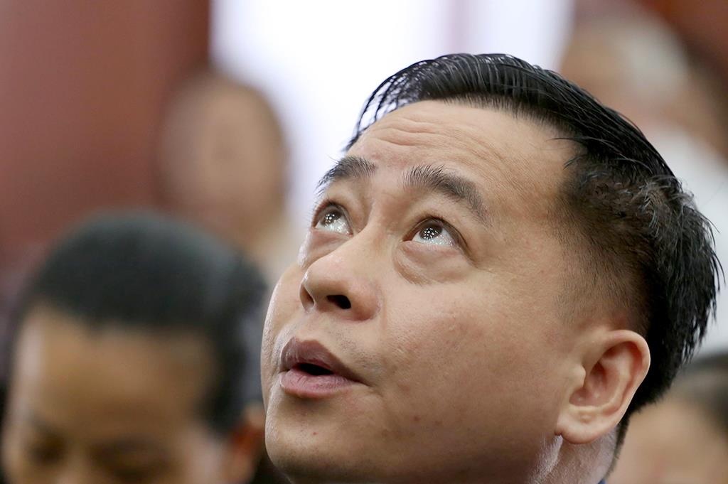 Hoan phien toa phuc tham Vu 'nhom' trong dai an Dong A hinh anh