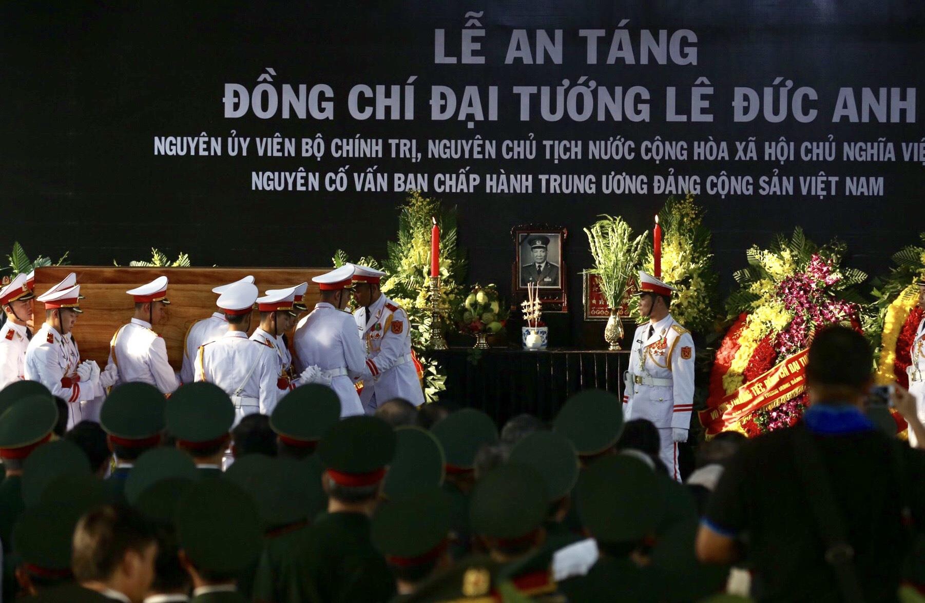 Dai tuong Le Duc Anh da vao long dat me hinh anh