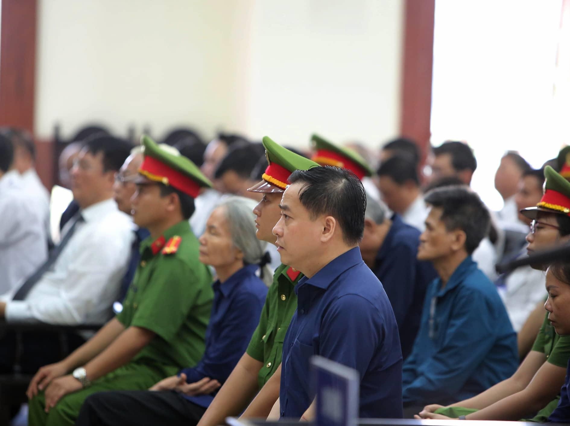 Vũ nhôm tự bào chữa ảnh 1 Vu nhom tu bao chua anh 1