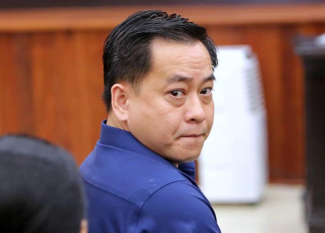 Vu 'nhom' noi gi truoc khi toa nghi an? hinh anh