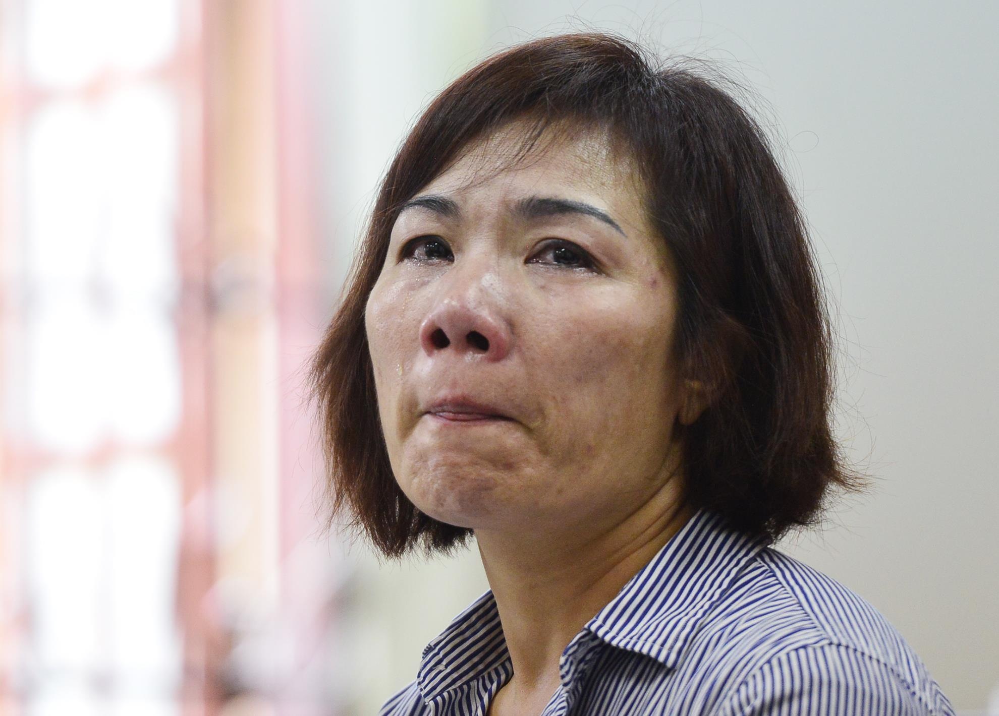 Nữ tài xế BMW tông xe hàng xanh ảnh 1 Nu tai xe BMW tong xe hang xanh anh 1