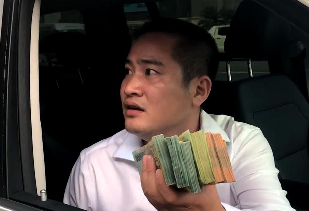 Chu xe om tien co thu, CSGT cau Mercedes GLS co can thiet? hinh anh