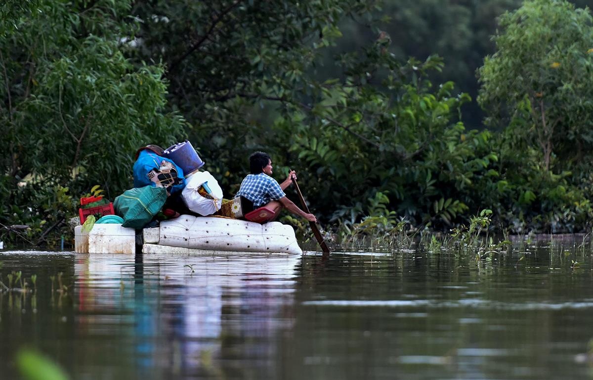 Dao ngoc Phu Quoc, pho nui Da Lat chim trong bien nuoc - that nhu dua hinh anh