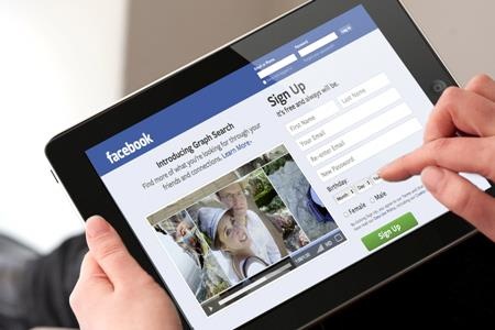 Bac yeu cau doi Facebooker boi thuong vi noi xau hinh anh