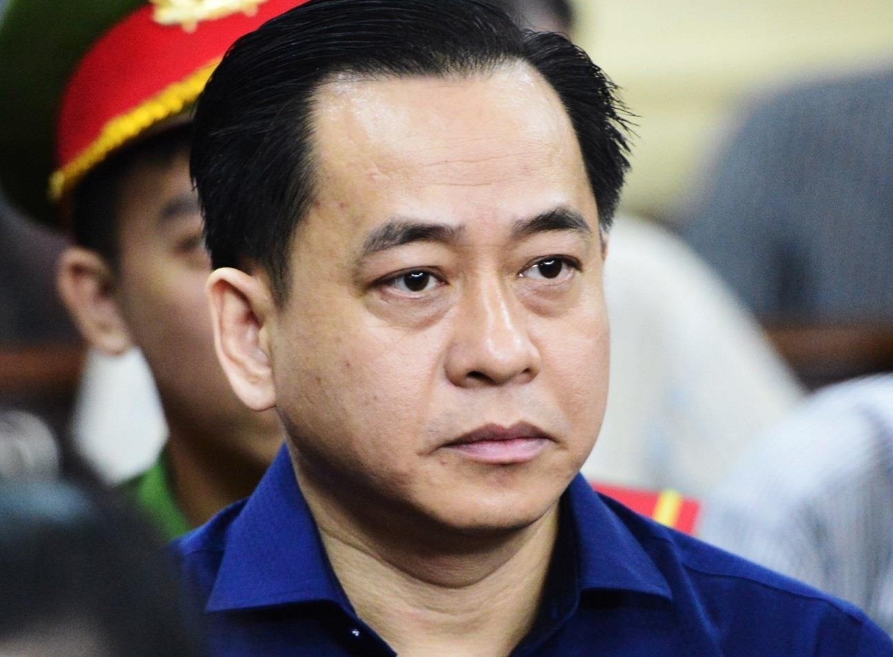 Hai cuu Chu tich Da Nang tiep tay cho Vu 'Nhom' thau tom dat cong hinh anh