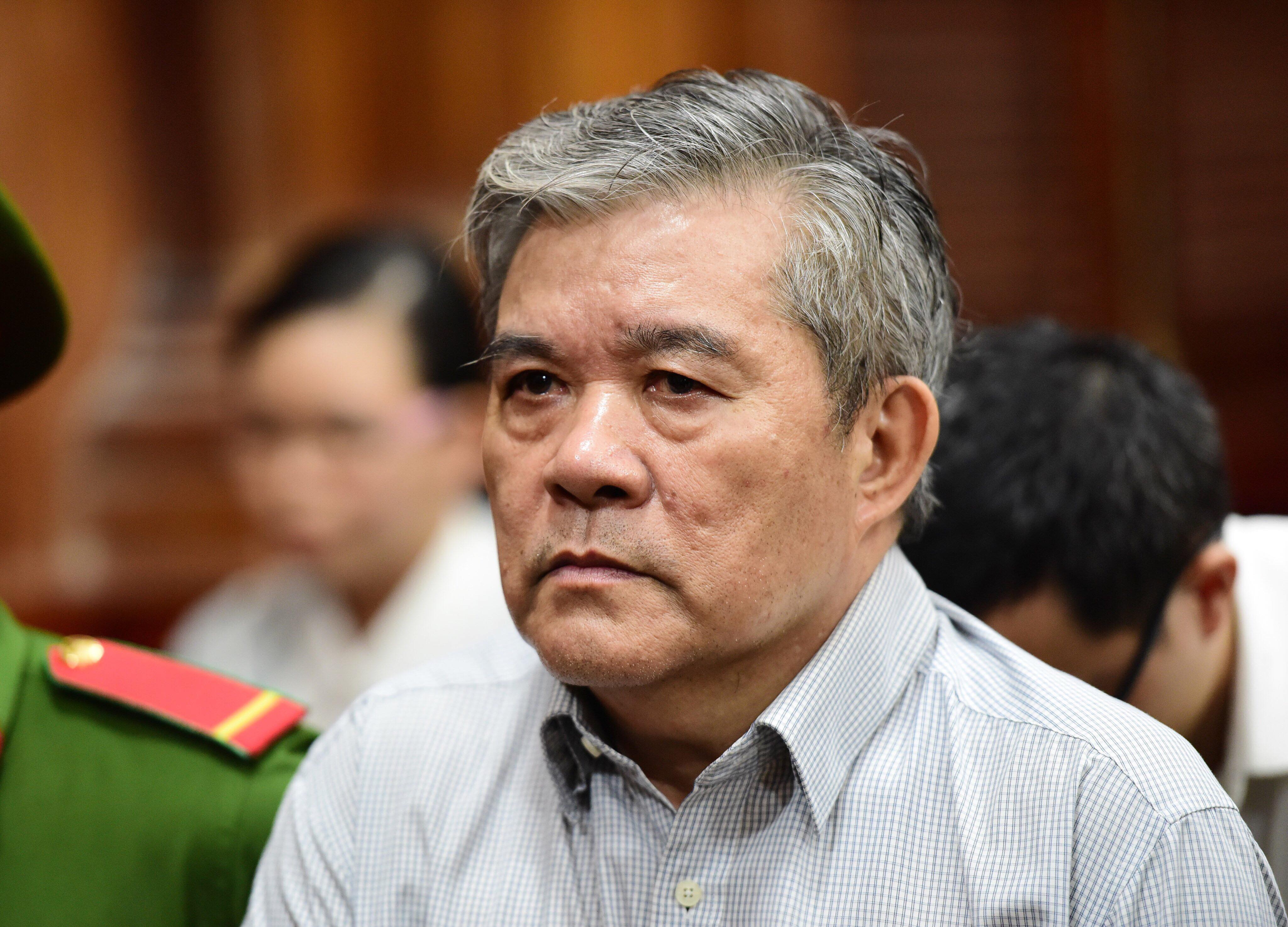 Bi cao duoc cap cuu giua phien toa VN Pharma co vai tro gi? hinh anh