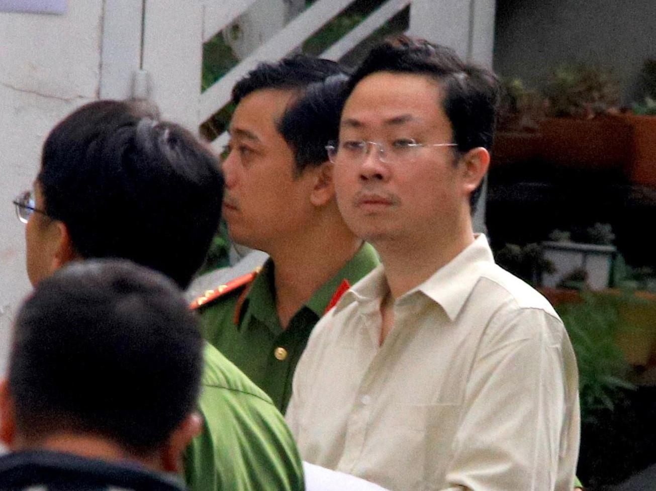 Pho chanh an quan 4 va giang vien co bi chieu toi chiem doat tre em? hinh anh