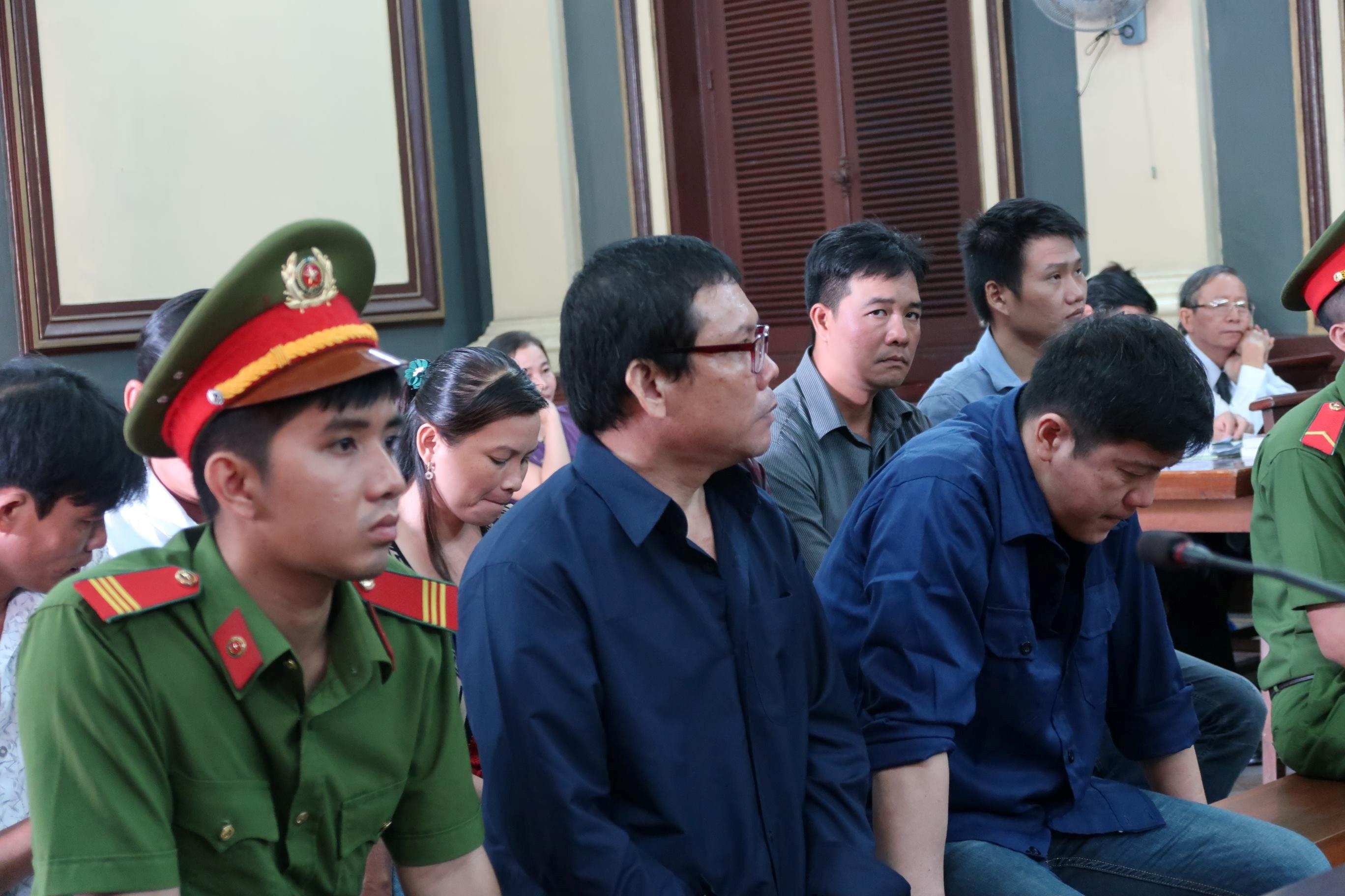 Kien nghi dieu tra CSGT nhan hoi lo trong vu logo 'xe vua' hinh anh