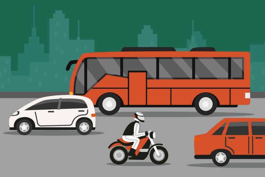 Dung dien thoai luc chay xe may bi phat bao nhieu? hinh anh