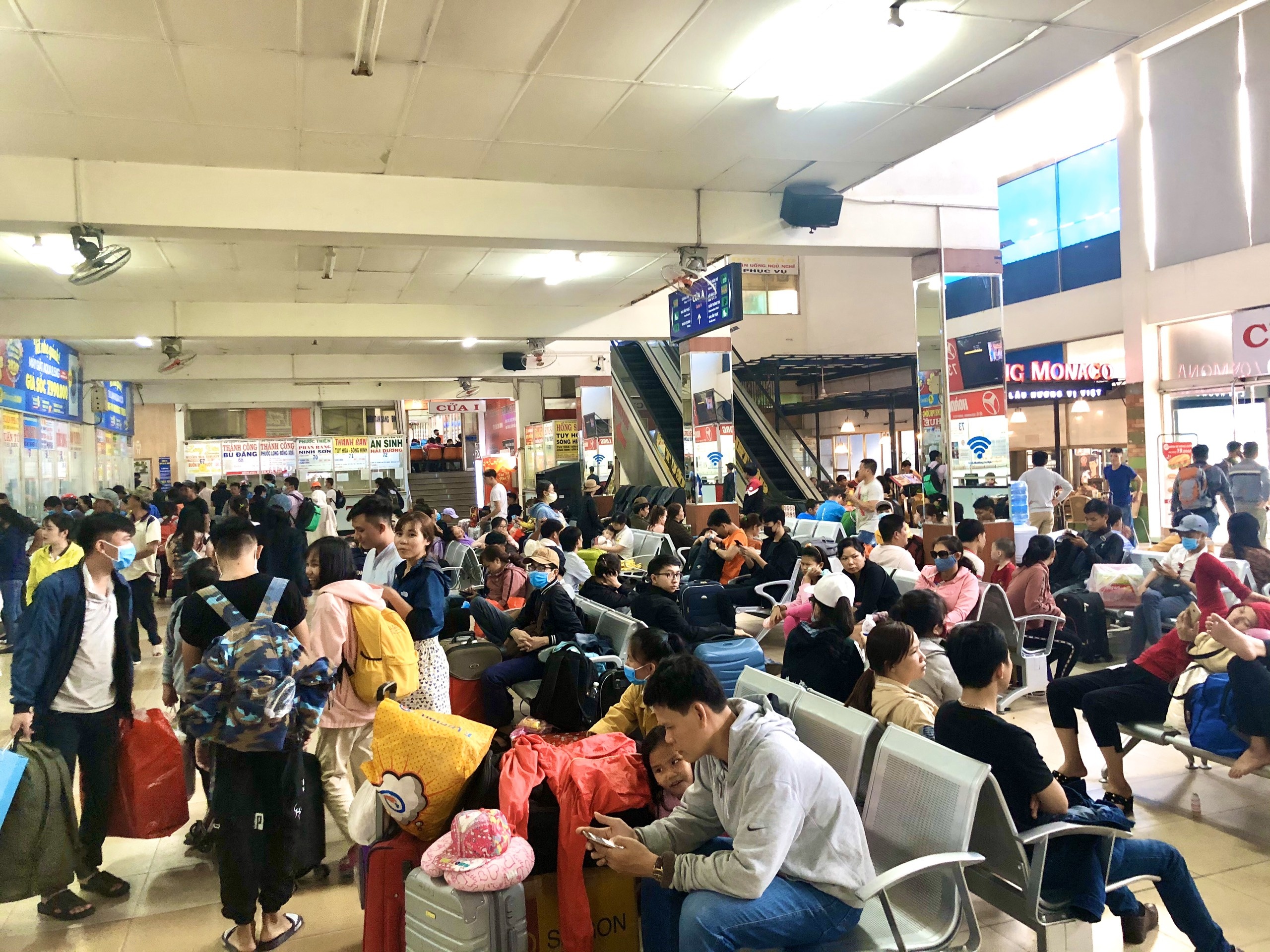 ben xe mien Dong dong duc anh 1