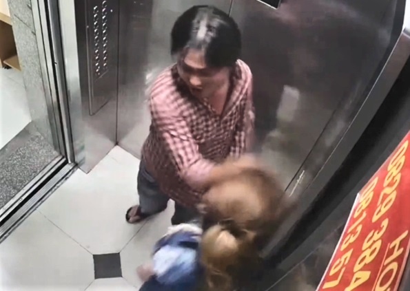 Xu ly the nao khi co gai bi danh khong yeu cau truy cuu ban trai? hinh anh