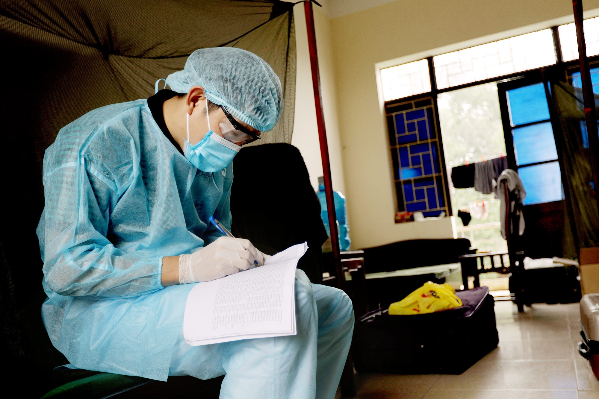 Nhat ky cach ly Covid-19 tai 'resort quan nhan' cua du hoc sinh Y hinh anh