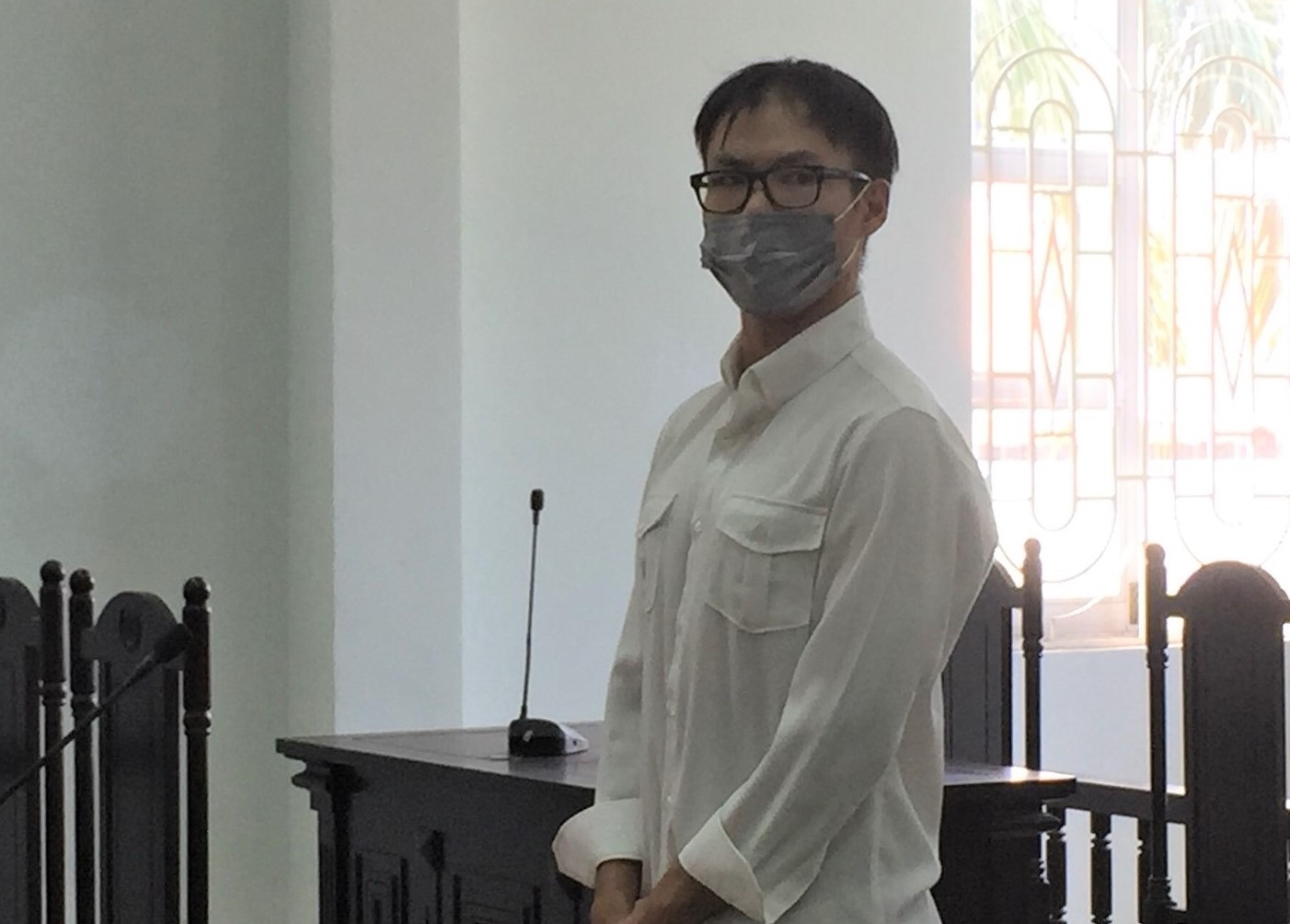 Phat 12 thang cai tao voi nam sinh danh bao ve vi nhac deo khau trang hinh anh