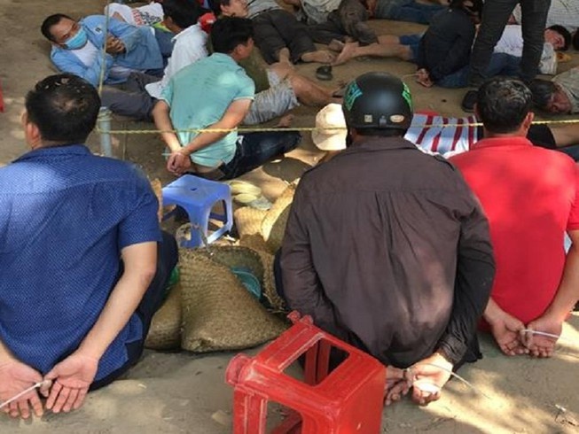 Canh sat vay song bac giap ranh 3 tinh, bat 130 nguoi hinh anh