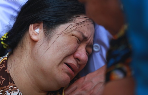 Buoi sang cuoi cung cua nam sinh gap nan vi cay phuong do hinh anh