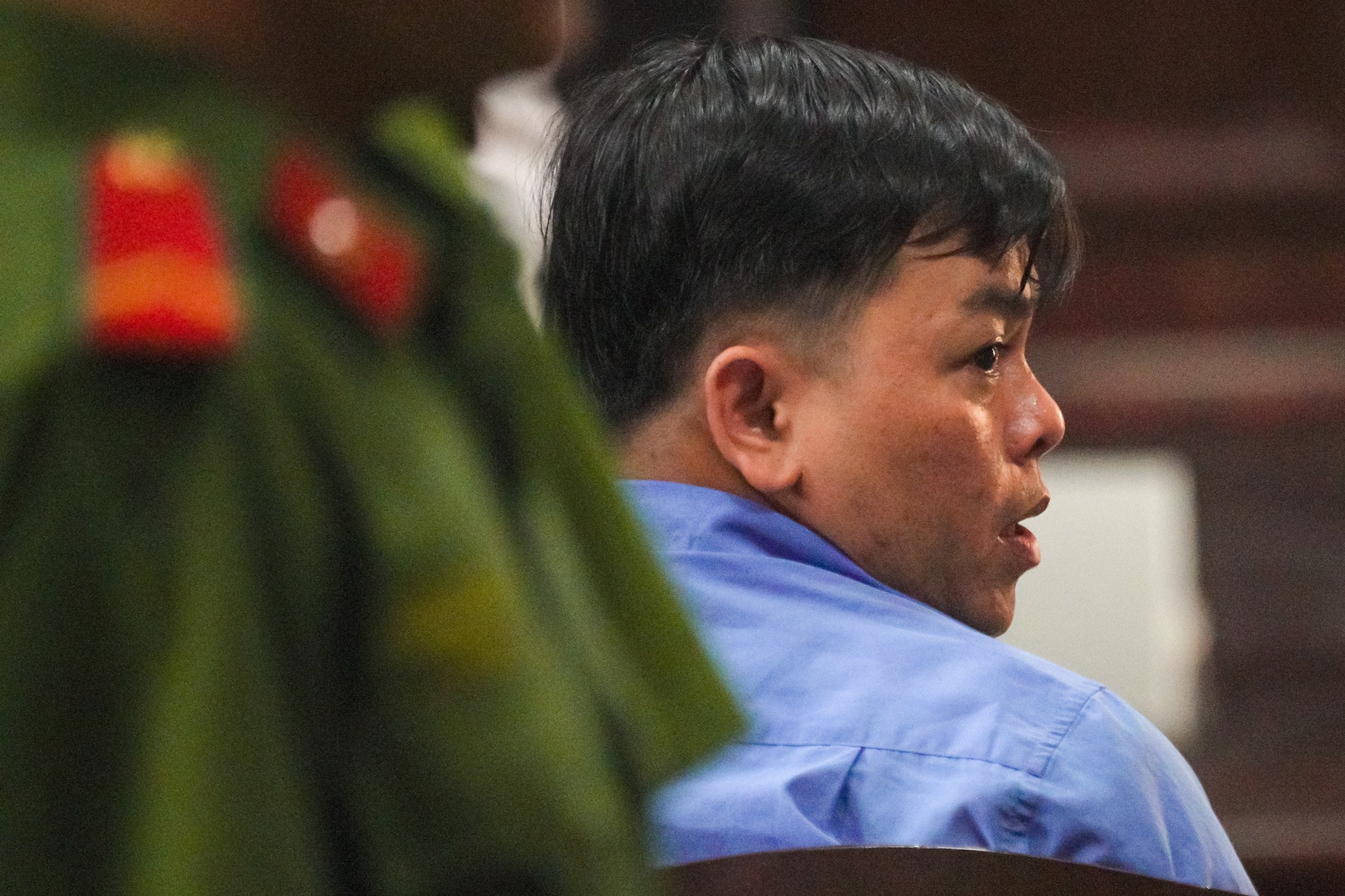 Phuc XO khai khong biet chu, thue nguoi dung ten quan karaoke hinh anh