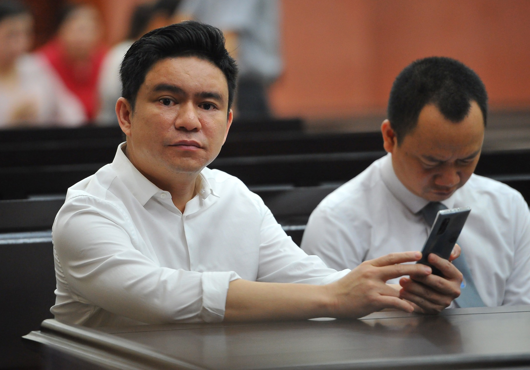 Bac si Chiem Quoc Thai ra khoi phong xu khi ba Tran Hoa Sen vang mat hinh anh