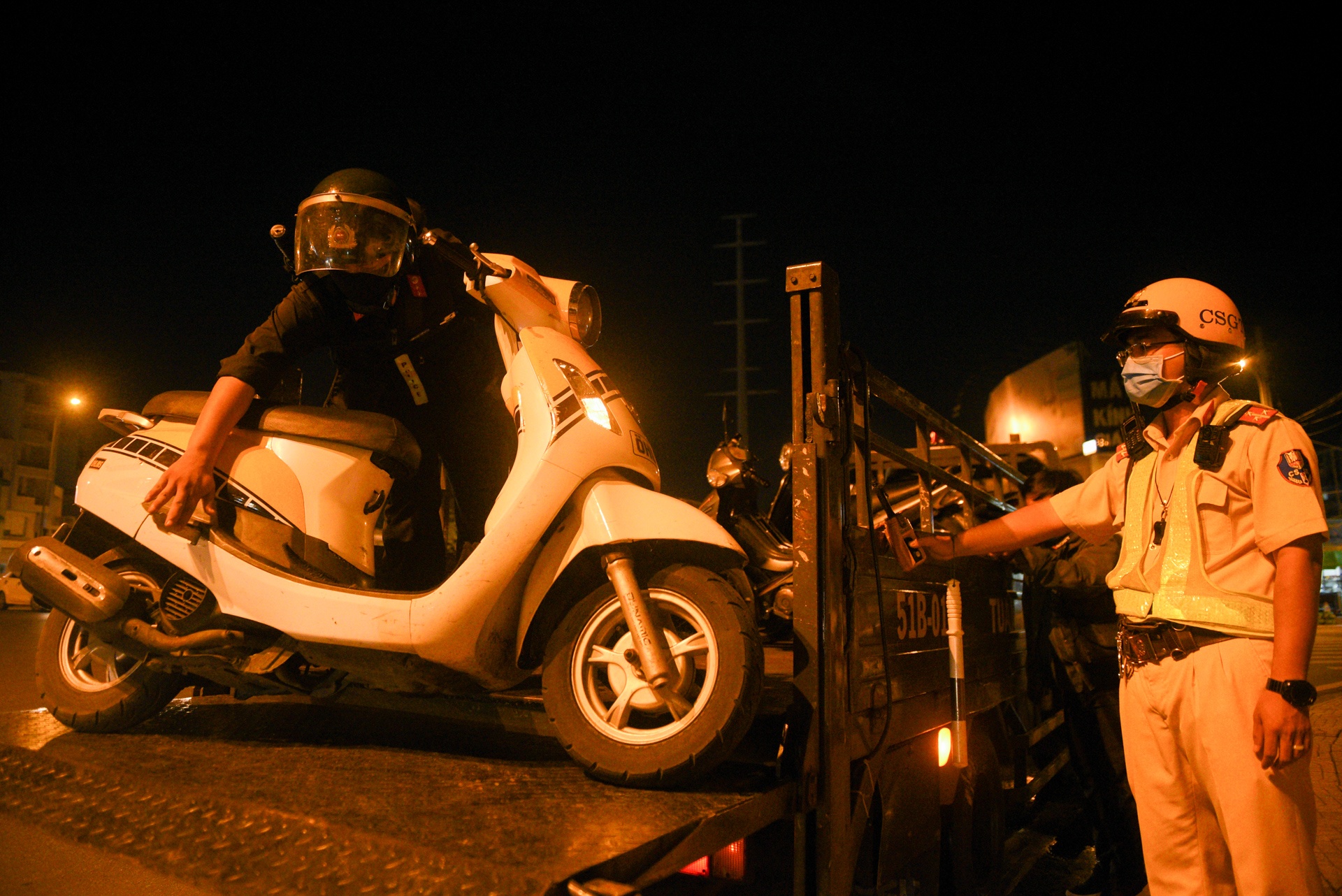 CSGT doi dien ma men anh 3