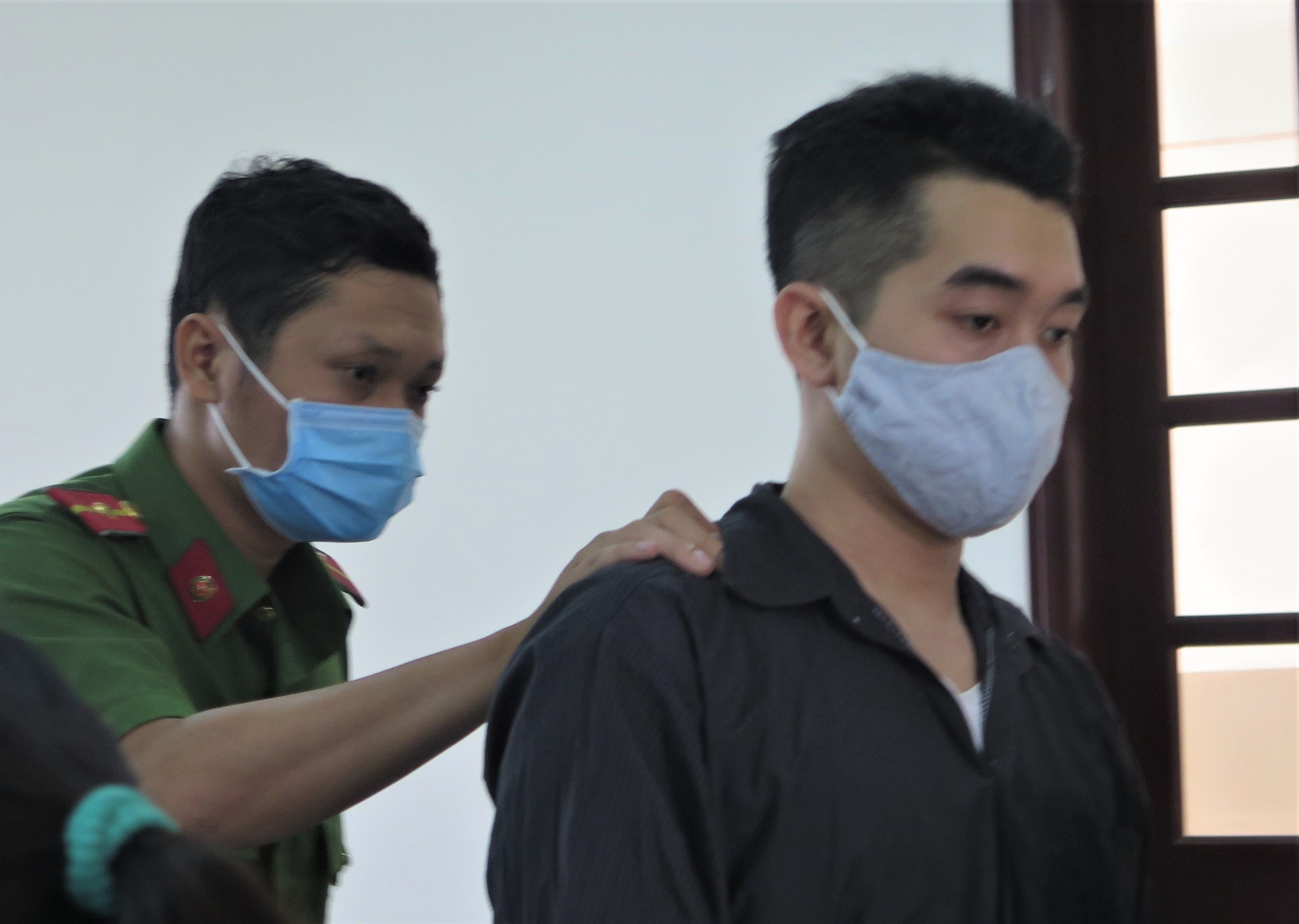 Linh 42 thang tu vi quan he voi be gai hinh anh